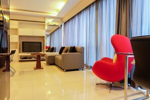 Quarto | Sala de estar | TV