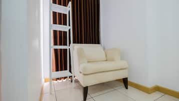 Room | Living area | TV