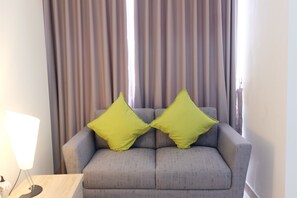 客房 | 起居区 | 电视