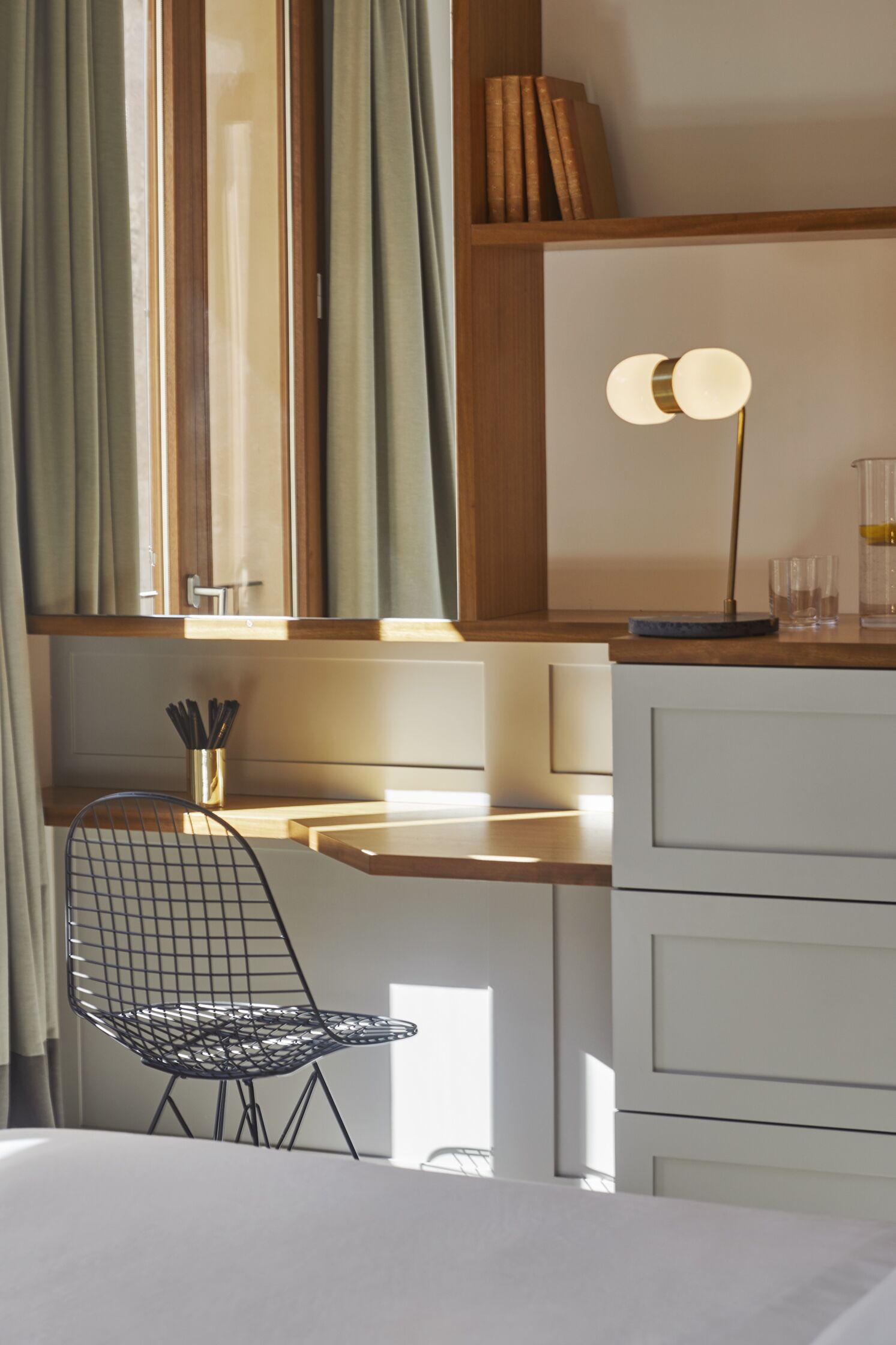 1 bedroom, egyptian cotton sheets, premium bedding, down duvets