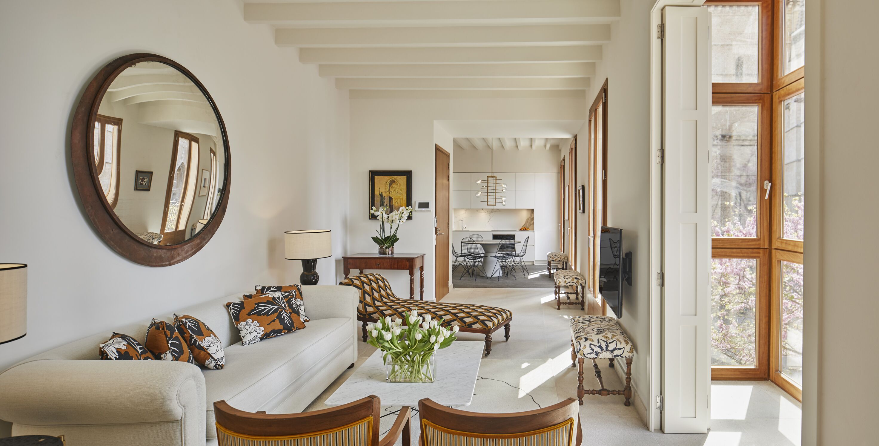 vila d´amunt suite  | living area | smart tv