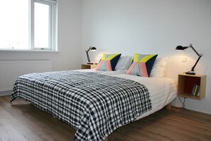 Apartament, 1 dormitori, accessible, vistes a la ciutat | Cortines opaques, planxa i posts de planxar i wifi gratuïta 