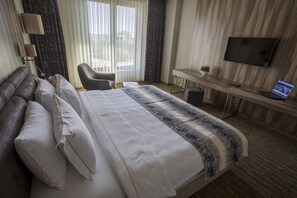 Minibar, in-room safe, laptop workspace, soundproofing