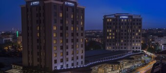 Shimall Deluxe Hotel