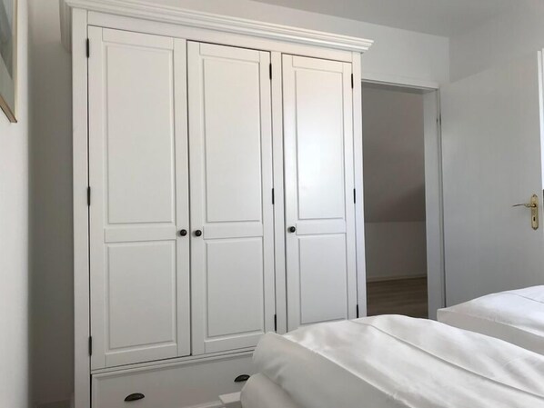 Schreibtisch, kostenloses WLAN, Bettwäsche