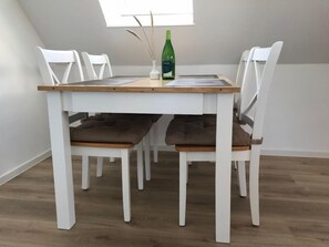 Essbereich im Zimmer