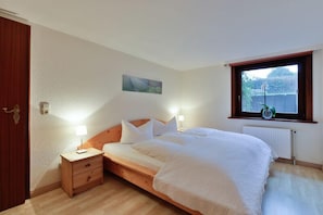 Desk, laptop workspace, free WiFi, bed sheets