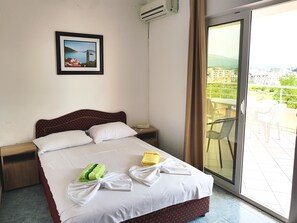 Comfort Room, Partial Ocean View