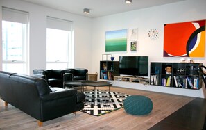 Luxury Apartment, 4 Bedrooms, City View | Living area