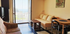 Comfort Apartment, Sea View | Living room - Prag Apartments & Rooms (Ulcinj)