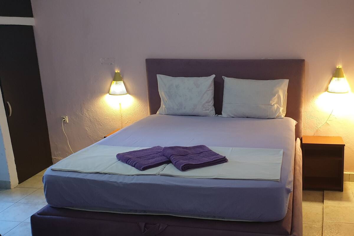 Basic Duplex | WiFi (free), bed sheets