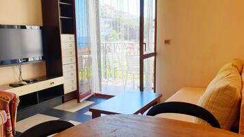 Comfort Apartment, Sea View | Wi-fi percuma, cadar katil