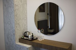 Habitación individual | Caja fuerte, sistema de insonorización, wifi gratis y ropa de cama