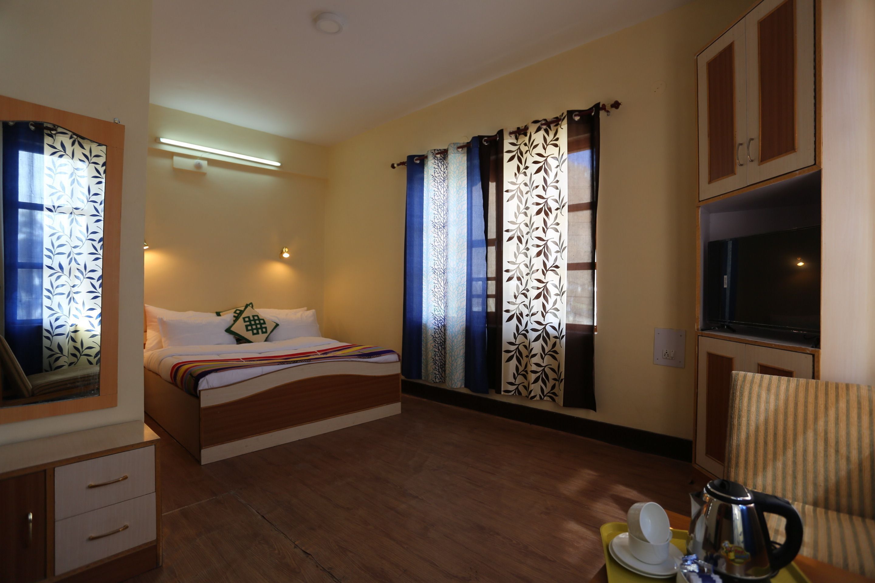 1 habitación, camas con efecto memoria y decoración personalizada 