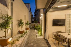 Exterior - Residence Stine (Split)