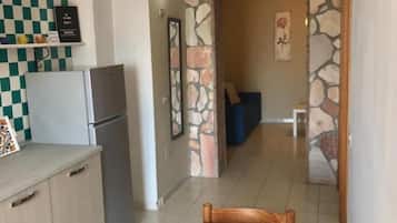 Comfort Apartment, 1 Bedroom, Terrace, Sea View | In-room dining