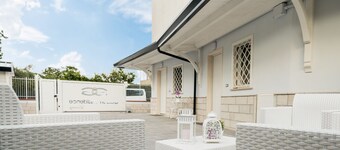 Golden Residence