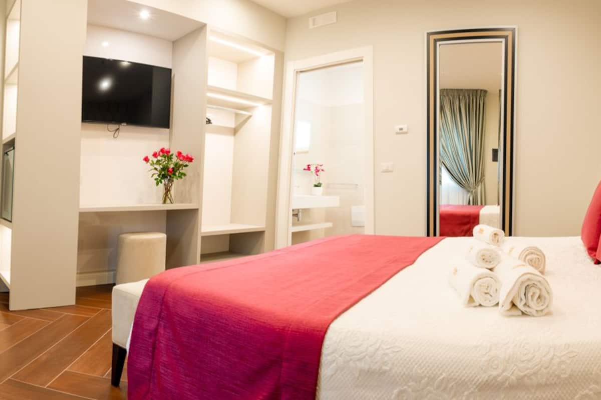 Luxury Room | 1 bedroom, premium bedding, minibar, individually decorated