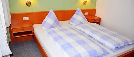 2 Schlafzimmer, Reisekinderbett, WLAN, Bettwäsche