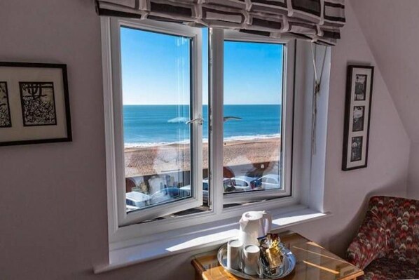 ダブルルーム シービュー | 遮光カーテン、アイロン / アイロン台、ベビーベッド (無料)、可動式ベッド