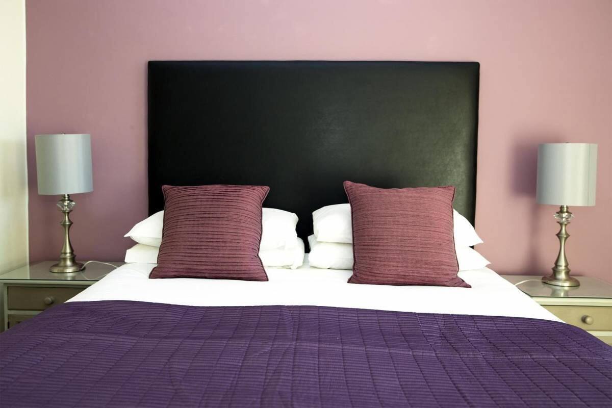 Sea eScape Apartment | Blackout curtains, iron/ironing board, free cots/infant beds