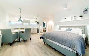 Apartment (Sarnia 7/10)