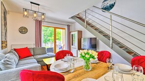 Apartment (Sarnia 7/45) | Living area