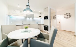 Apartment (Sarnia 7/10) | Private kitchenette | Fridge, stovetop, electric kettle, cookware/dishes/utensils