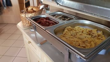 Dagelijks ontbijtbuffet (EUR 9.90 per persoon)