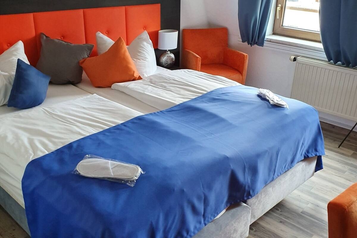 double room | 1 bedroom, minibar, desk, cots/infant beds