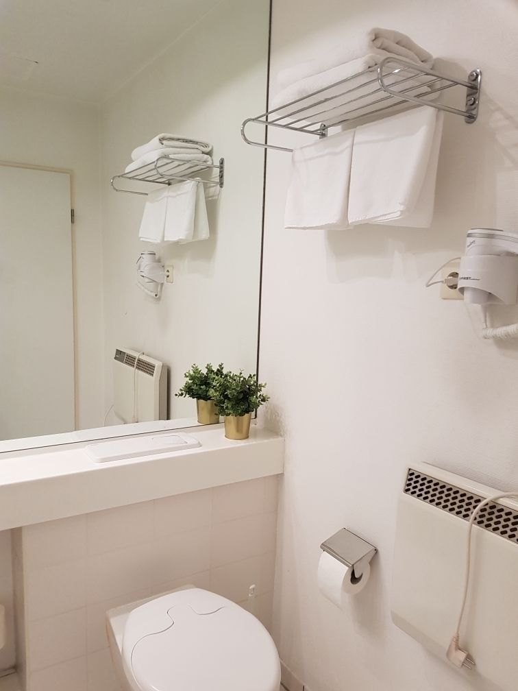 deep-soaking bathtub, free toiletries, hair dryer, towels