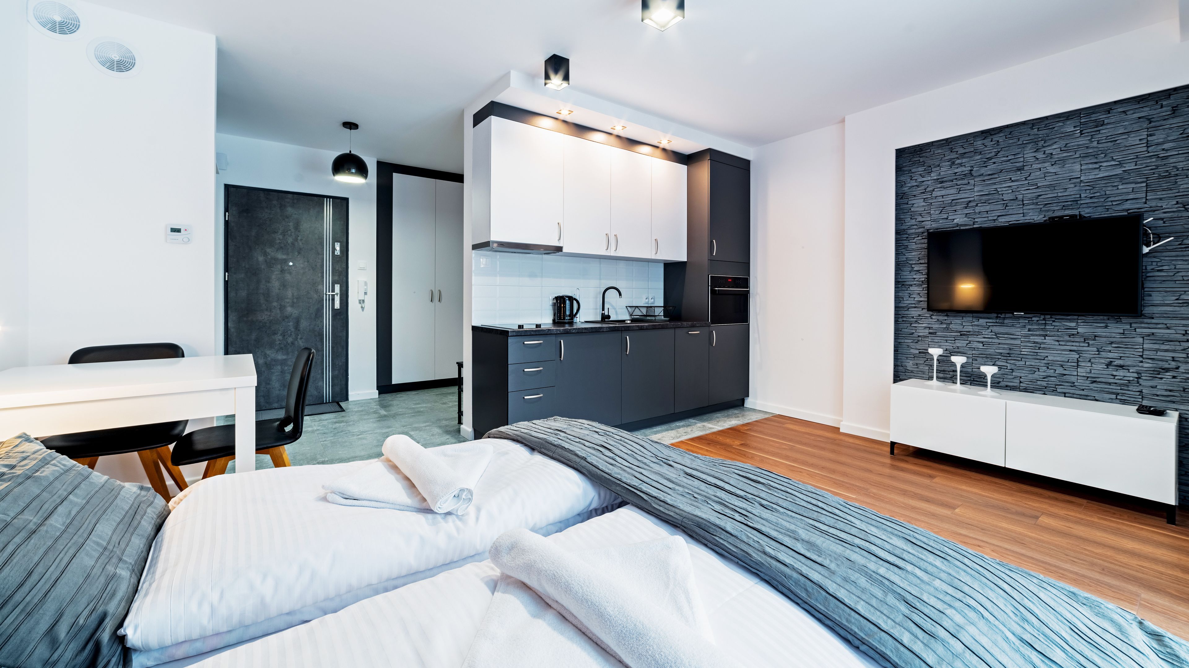 Studio (21) | Laptopgeeigneter Arbeitsplatz, Bügeleisen/Bügelbrett, kostenloses WLAN