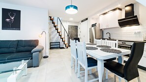 Apartment (28) | Laptopgeeigneter Arbeitsplatz, Bügeleisen/Bügelbrett, kostenloses WLAN