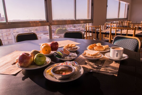 Free daily full breakfast - Hotel Salto Grande (Concordia)