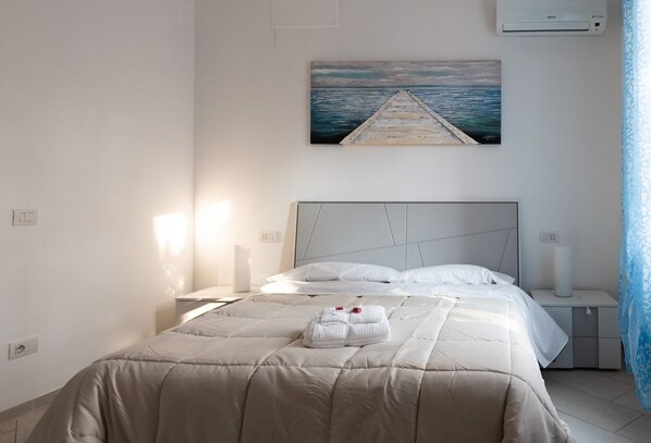 Double Room, 1 Queen Bed | Cots/infant beds, free WiFi, bed sheets - R&B La Meridiana (Piacenza)