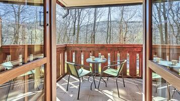 Apartment (18/5) | Balkon