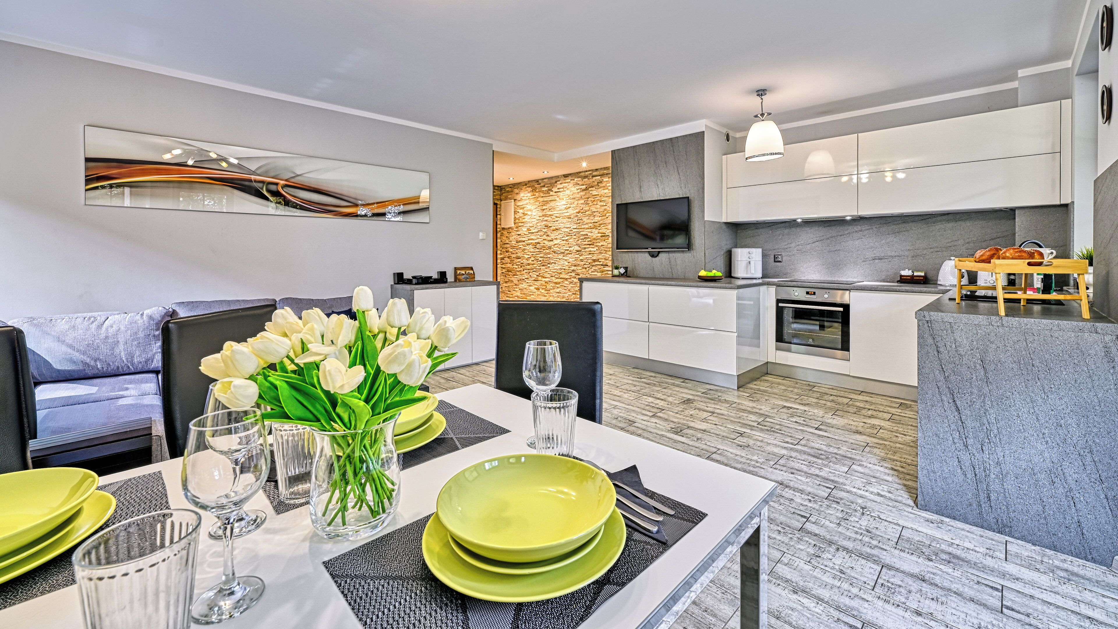 Apartment (Przemysłowa 18A/16) | Wohnbereich | 30-Zoll-Plasmafernseher mit Kabelempfang, Fernseher
