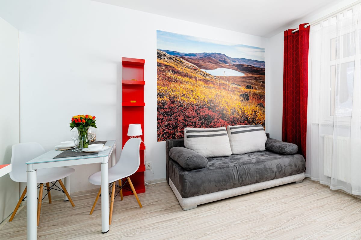 Studio (3/3) | Living area | Flat-screen TV