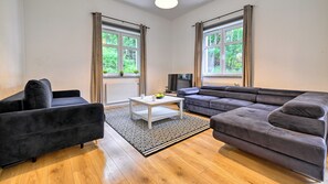 Apartment (3/5) | Living area