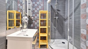 Studio (3/11) | Bilik Mandi | Pancuran mandi, tuala disediakan, tisu tandas 