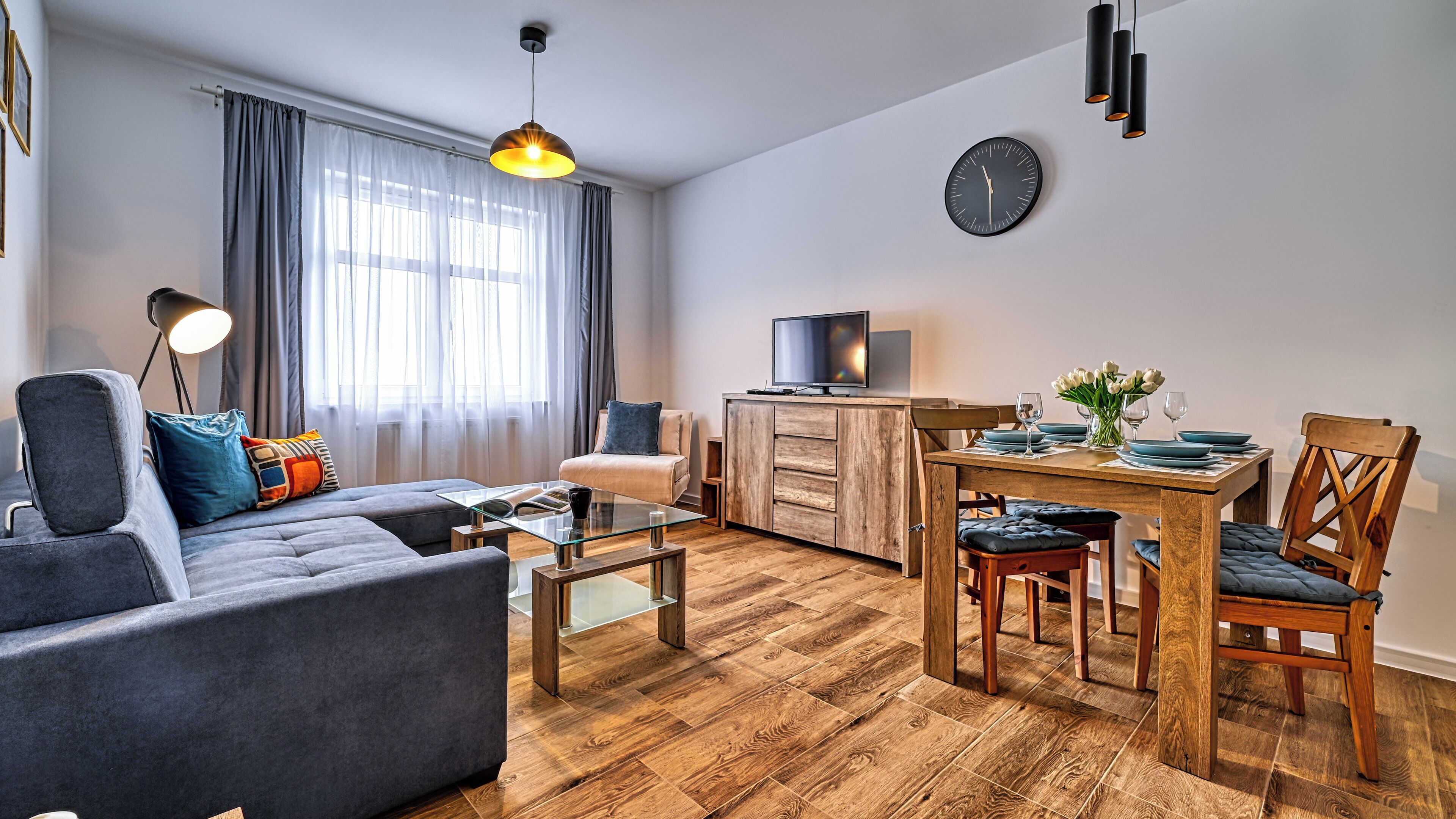 Apartment (3/14) | Living area | Flat-screen TV