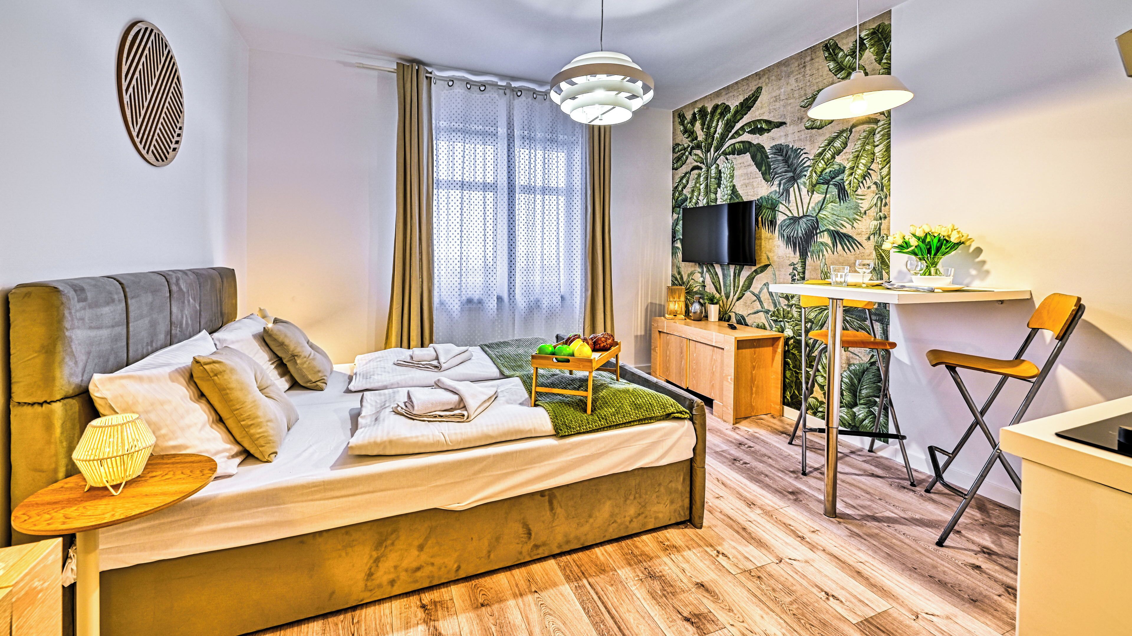 Laptop workspace, iron/ironing board, free WiFi, bed sheets