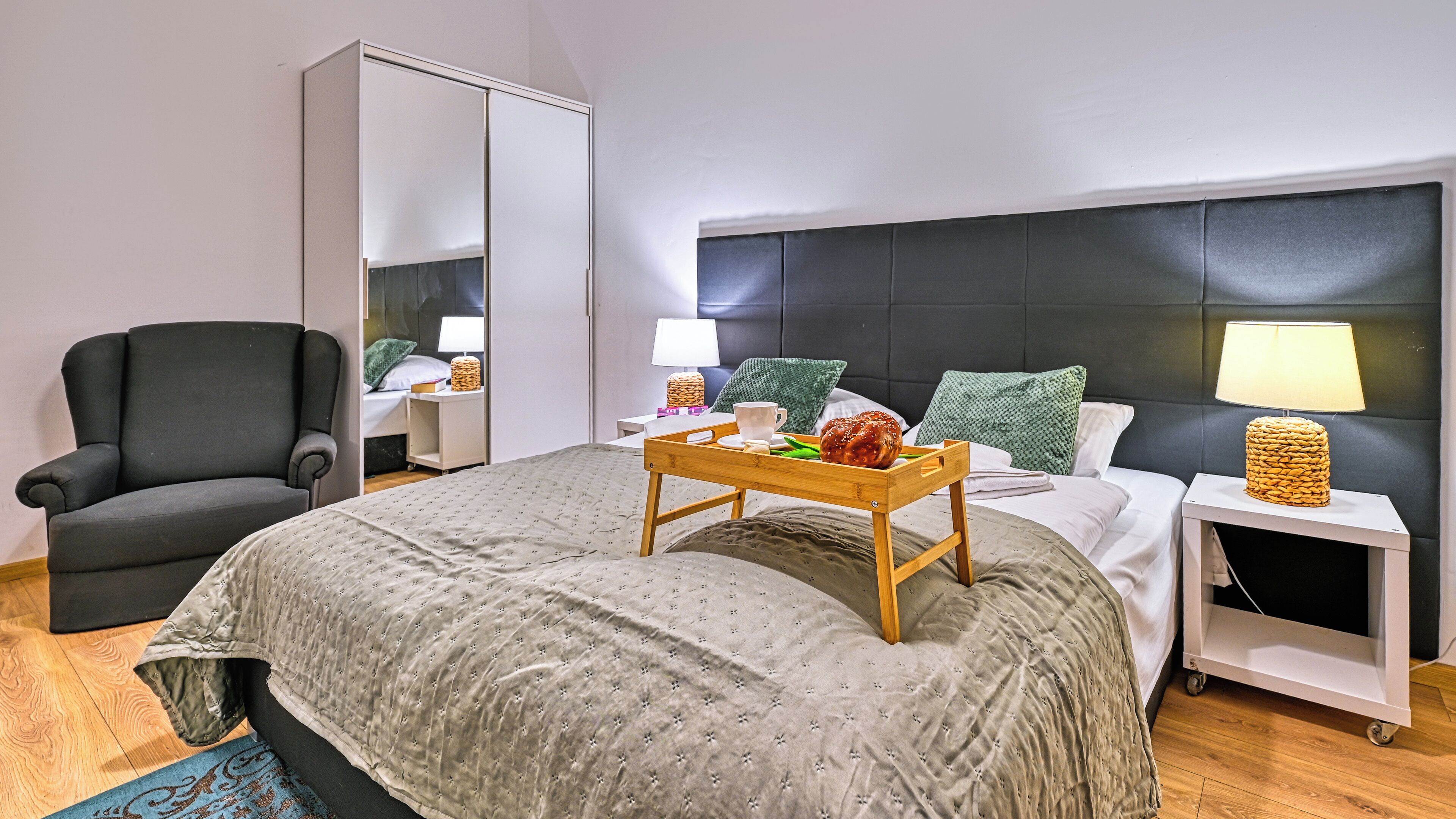 Appartamento (3/5) | Postazione laptop, ferro/asse da stiro, Wi-Fi gratuito, lenzuola