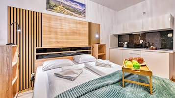 Studio (3/11) | Living area | Flat-screen TV