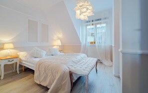 Apartment (Komuny Paryskiej 67/2) | Ruang kerja komputer riba, seterika/papan seterika, Wi-fi percuma 