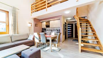 Apartment (Mysliwska 1A/6) | Laptop workspace, iron/ironing board, free WiFi, bed sheets