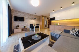 Refrigerador, placa de cocina, tetera/pava eléctrica