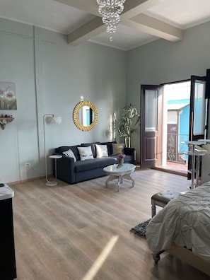 Studio Suite | Living area | 55-inch Smart TV with digital channels, TV - Casa Of Essence (San Juan)