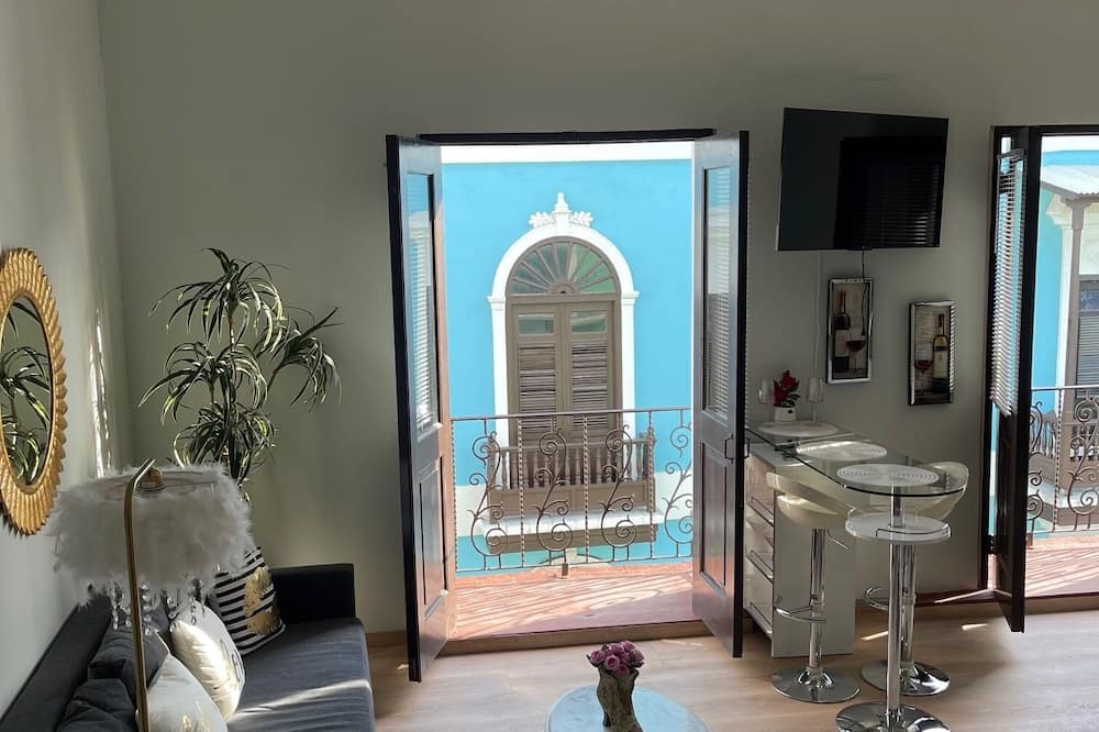 Casa Of Essence