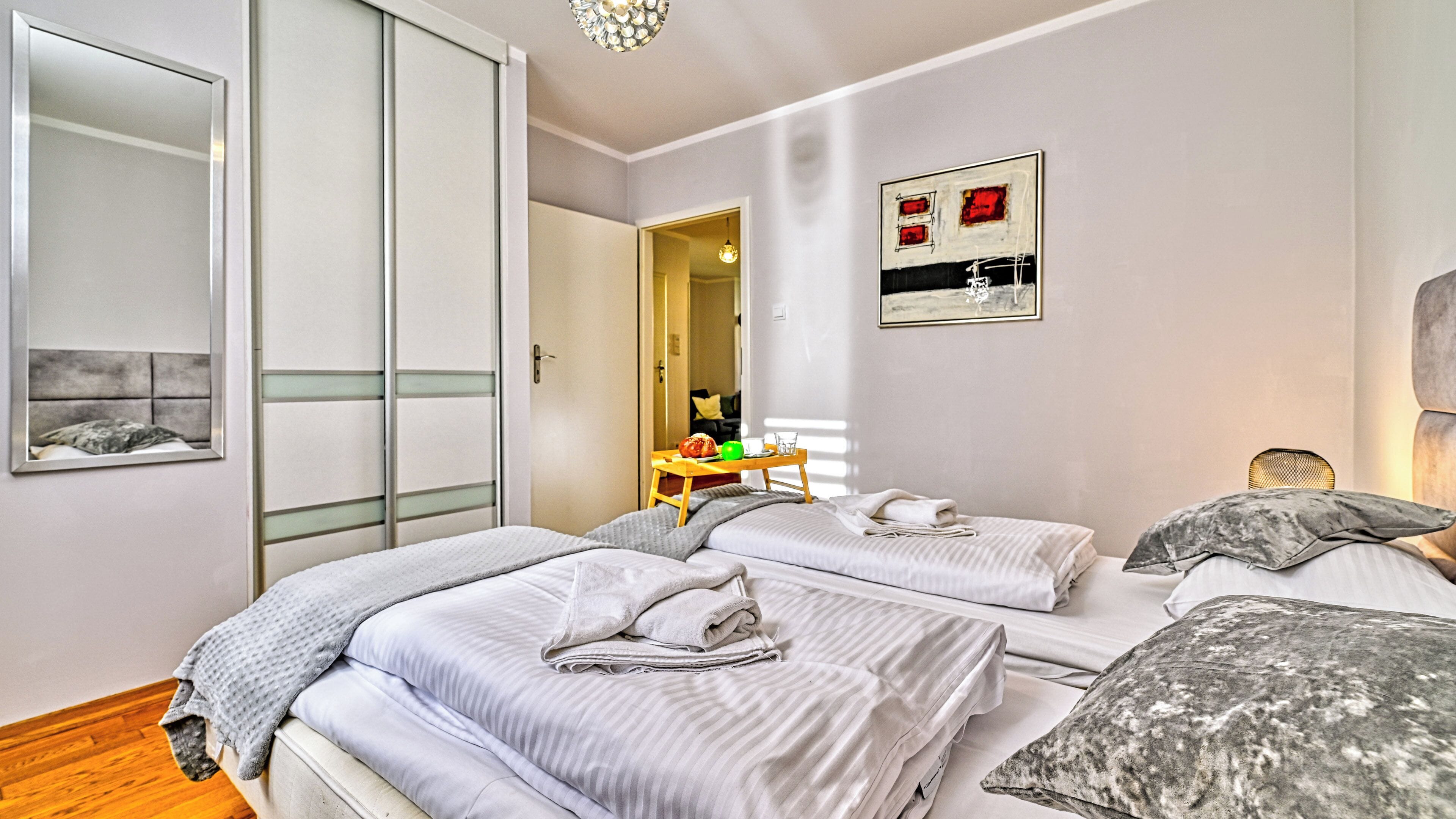 Apartment (Mysliwska 34/1) | Laptop workspace, iron/ironing board, free WiFi, bed sheets